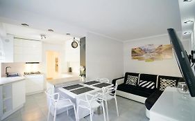Apartamenty EverySky - Konstytucji 3 go Maja 66-1